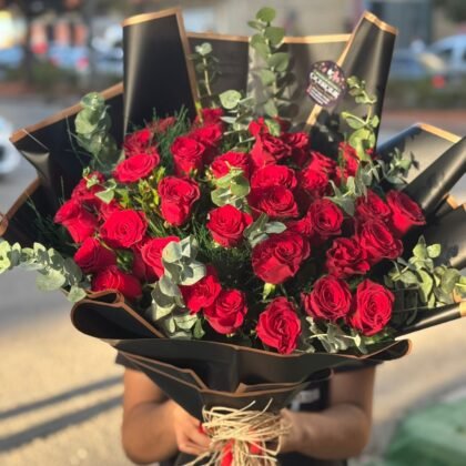 41'li Gül Buketi Okaliptus Süslemeli